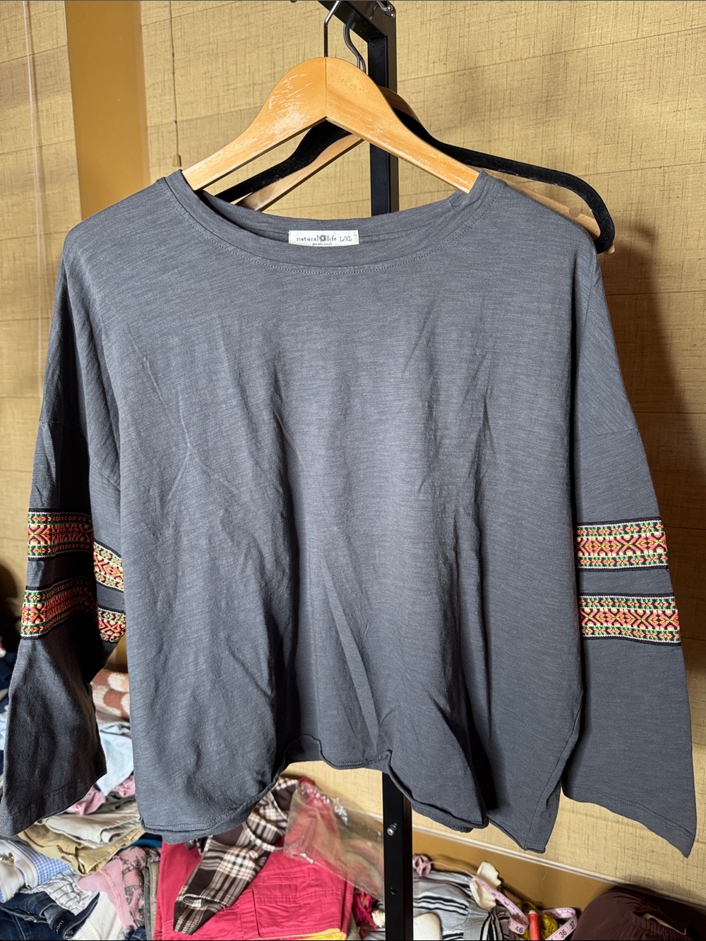 Natural Life Charcoal Gray Boho Embroidered Sleeve Boxy Top L/XL - Picture 2 of 7